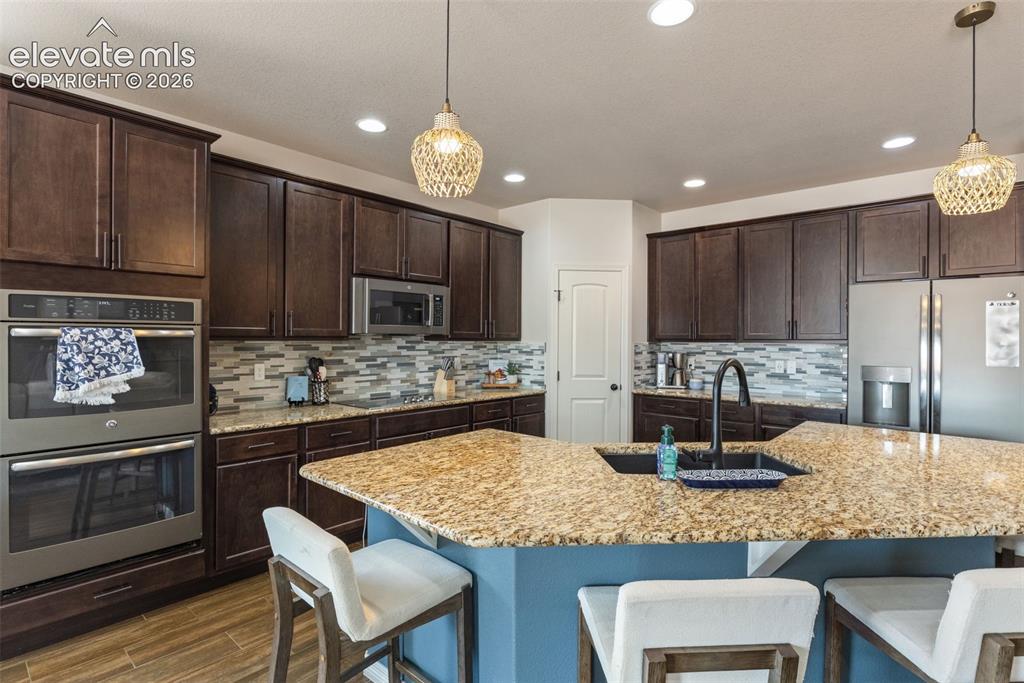 Image 9 of 29: Kitchen