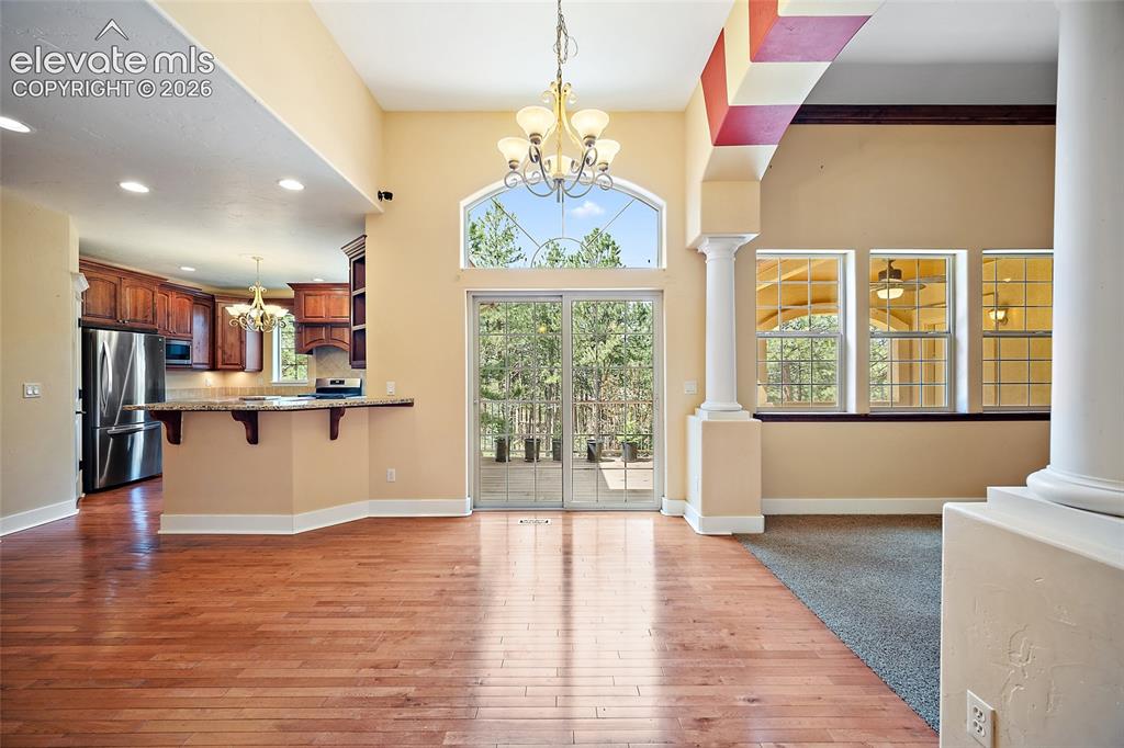Image 8 of 50: Kitchen