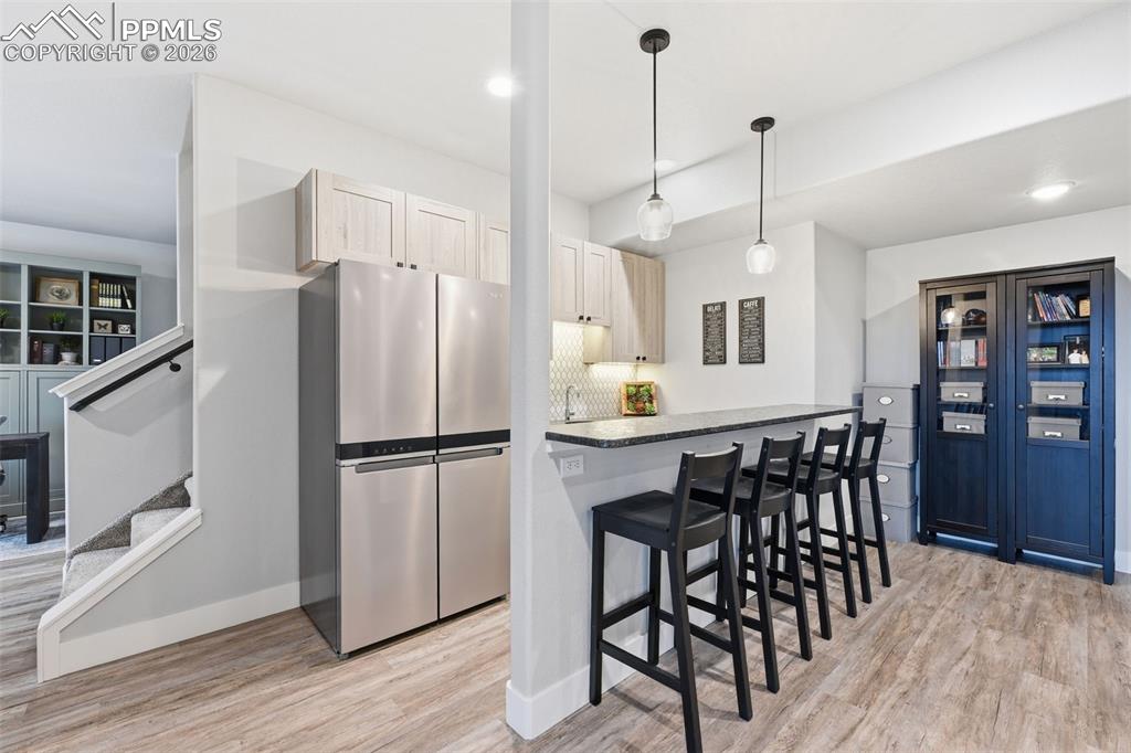 Image 23 of 38: Kitchen