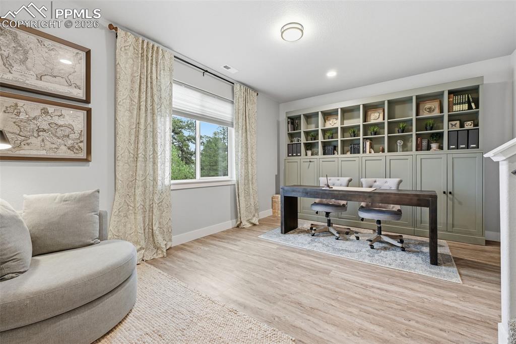 Image 24 of 38: Office