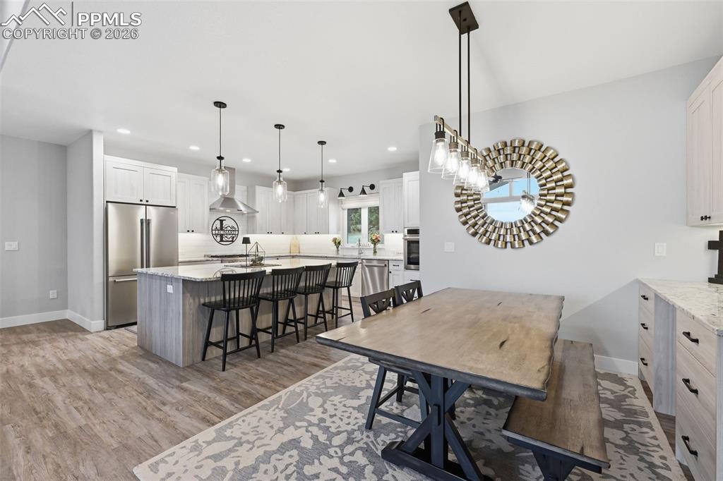 Image 8 of 38: Dining Area