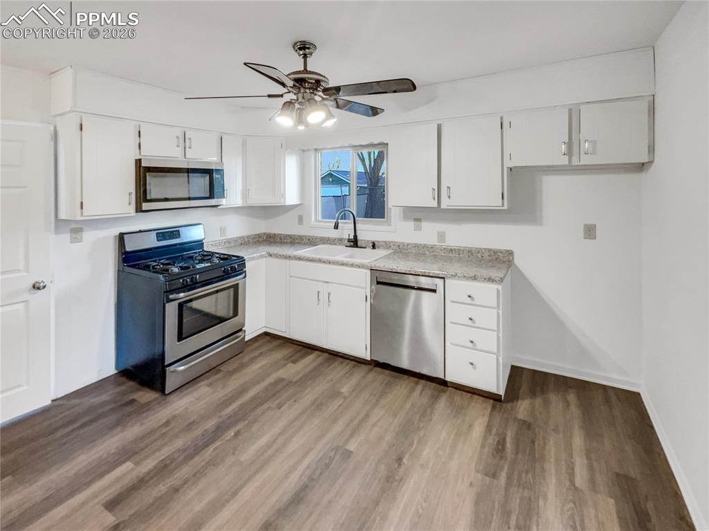 Image 2 of 16: No Description Available