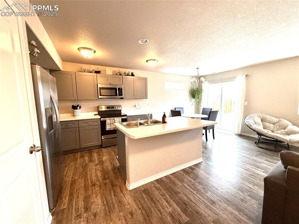 Image 12 of 46: Kitchen
