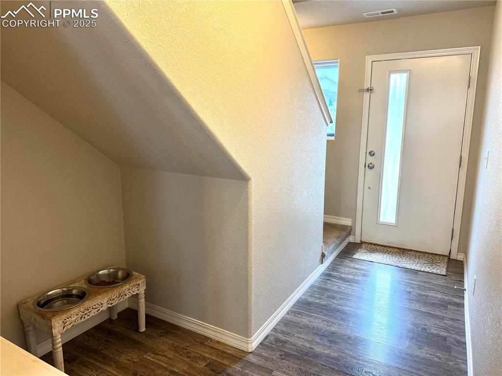 Image 9 of 46: Entry