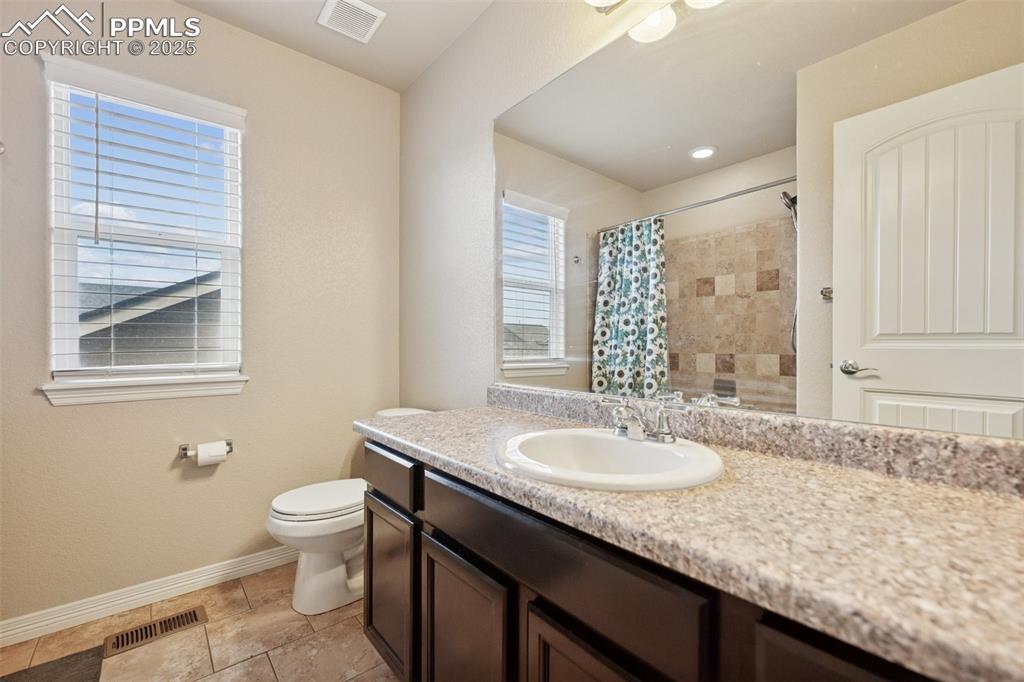 Image 26 of 48: Second full bath on upper level