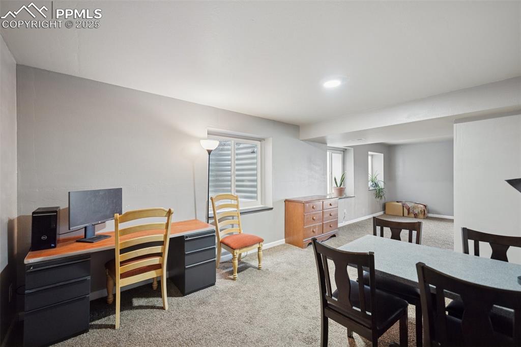 Image 27 of 48: Lots of flexible space!