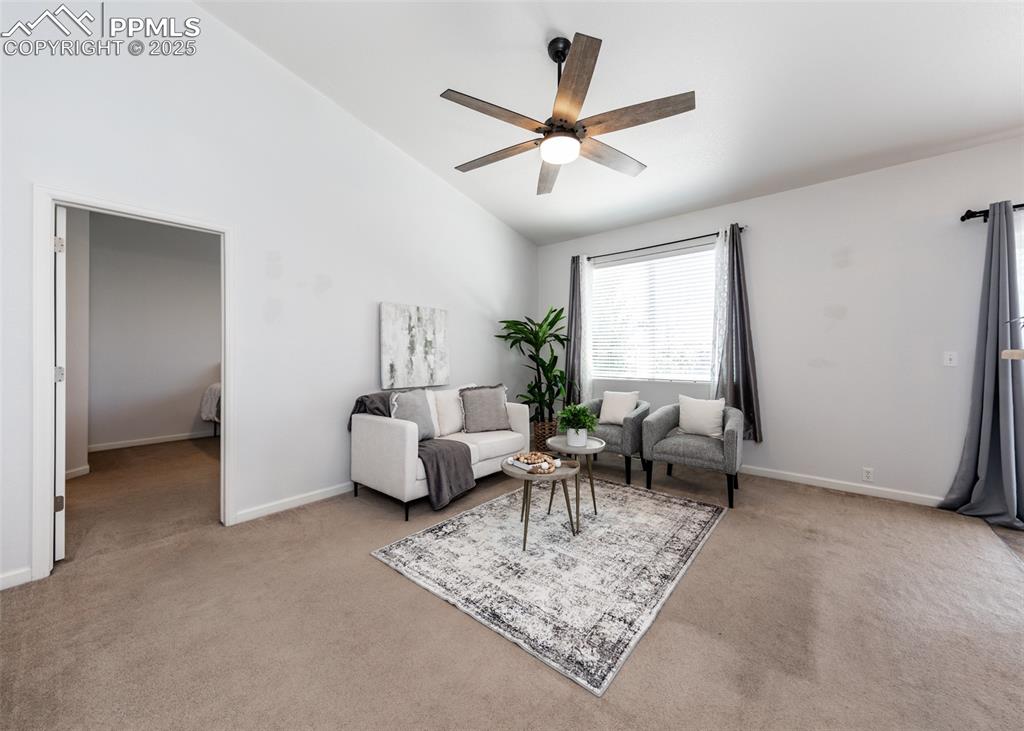 Image 11 of 32: Sitting Room