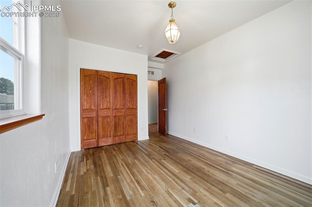 Image 13 of 34: Bedroom