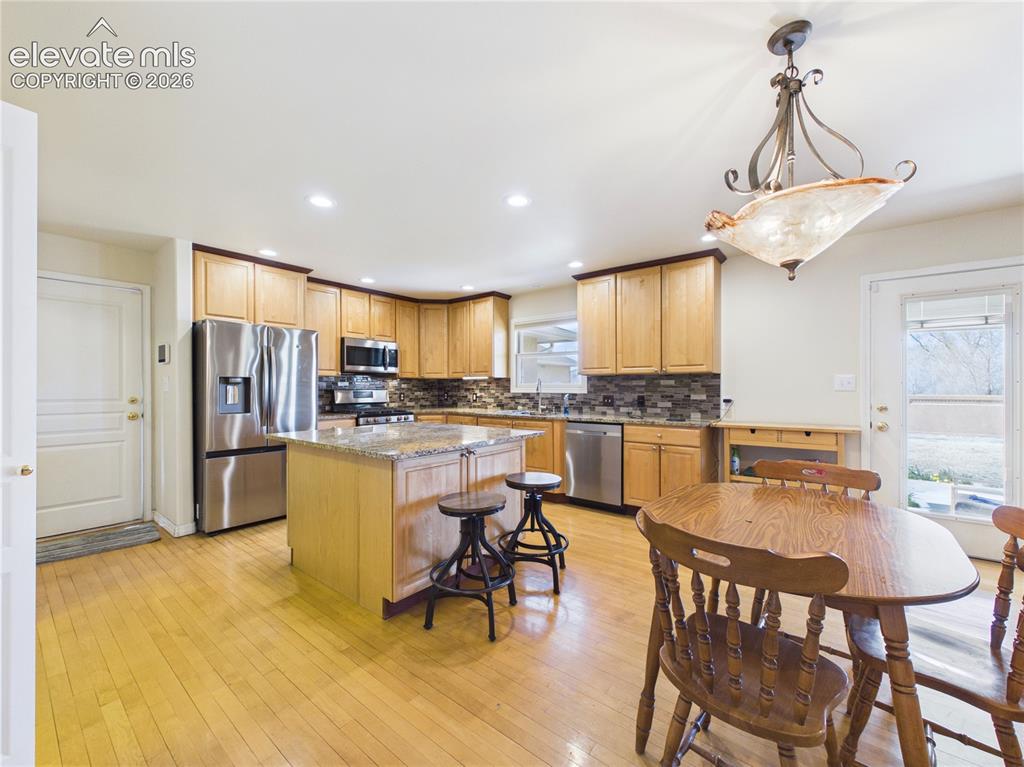 Image 9 of 48: Kitchen