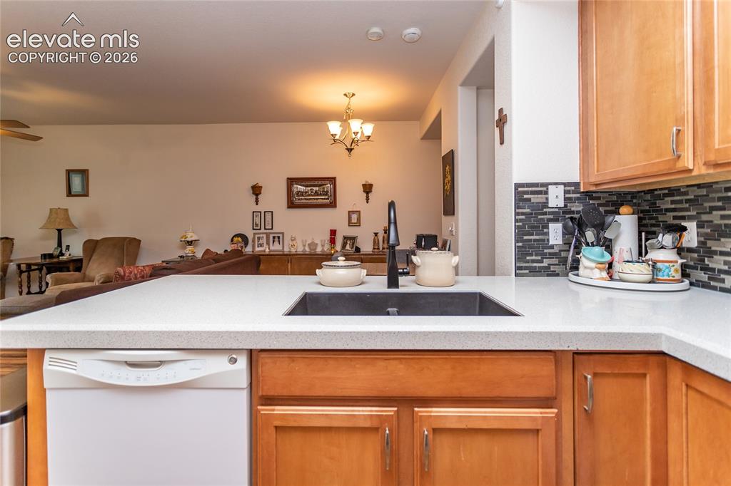 Image 11 of 27: Kitchen