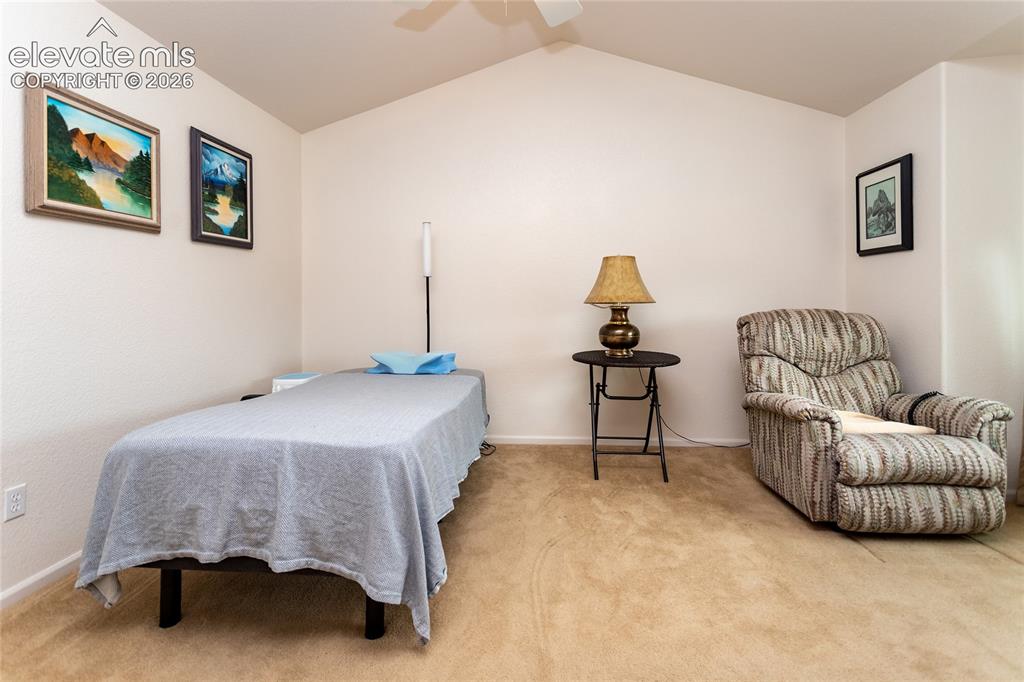 Image 16 of 27: Bedroom