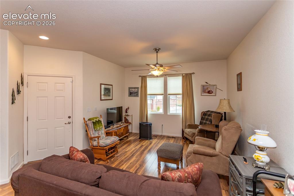 Image 6 of 27: Living Room