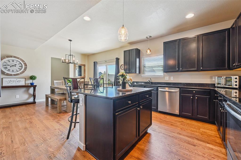 Image 12 of 49: Kitchen