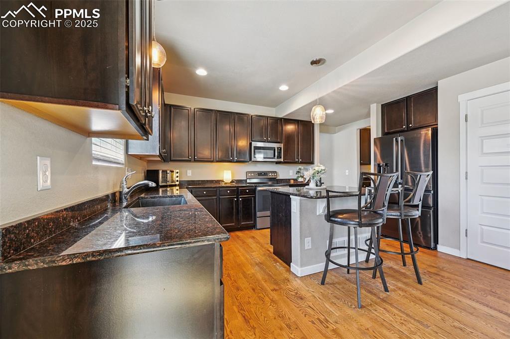 Image 13 of 49: Kitchen