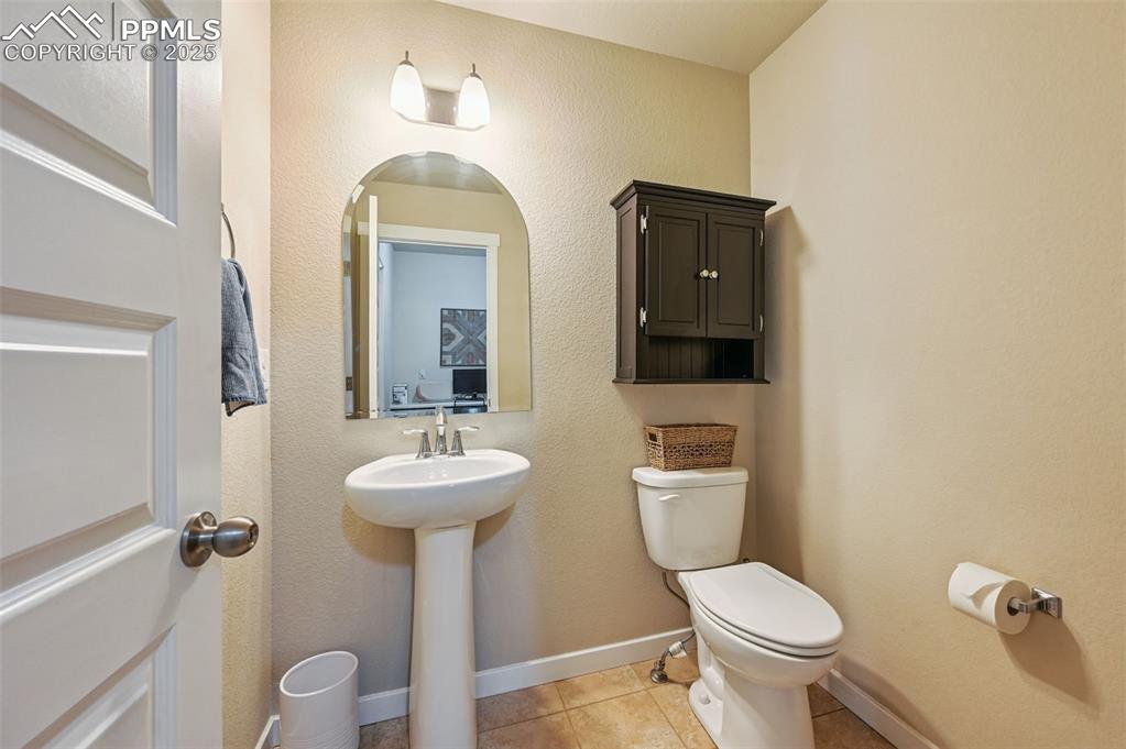 Image 18 of 49: Bathroom