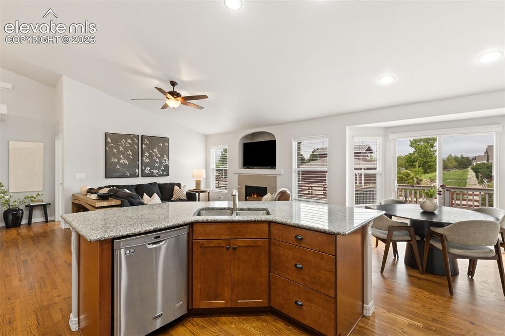Image 11 of 37: Kitchen