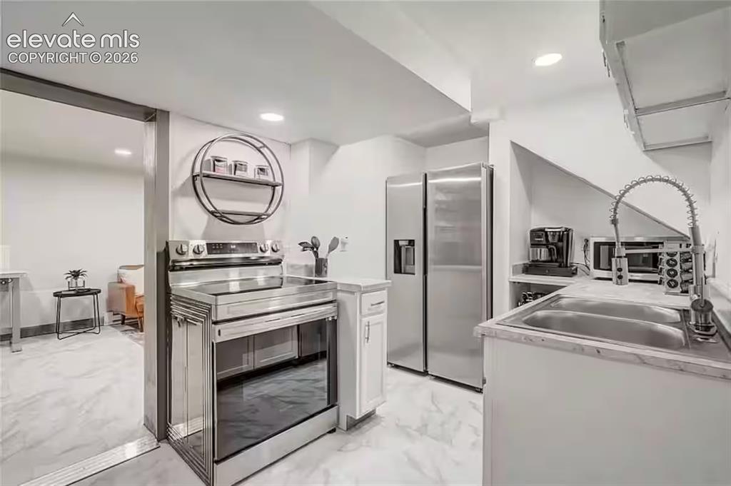 Image 21 of 28: Basement Unit