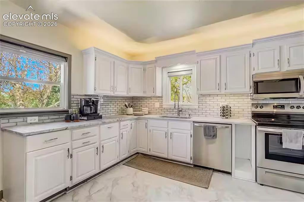 Image 6 of 28: Main Floor Unit