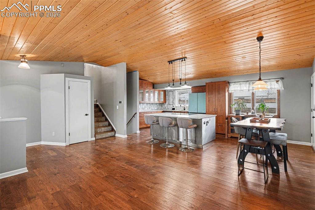 Image 4 of 24: Kitchen