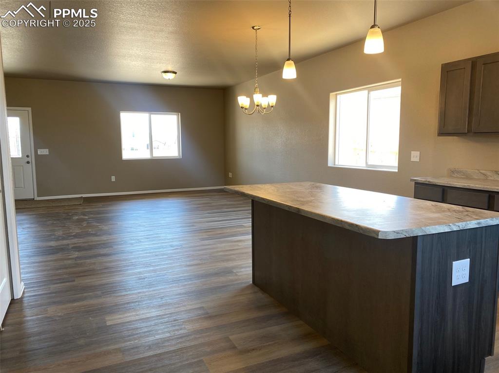 Image 7 of 21: Kitchen