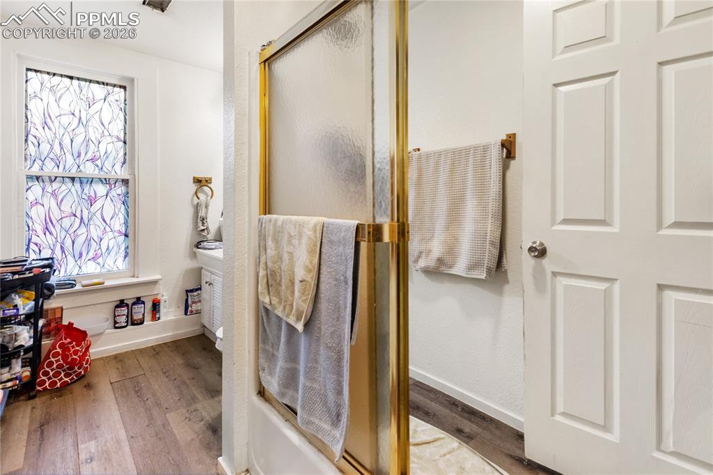 Image 11 of 34: The bathroom!