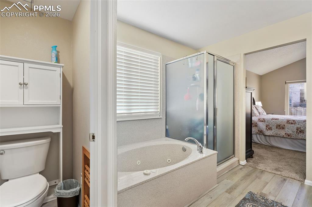 Image 10 of 29: Primary ensuite 5-piece bath