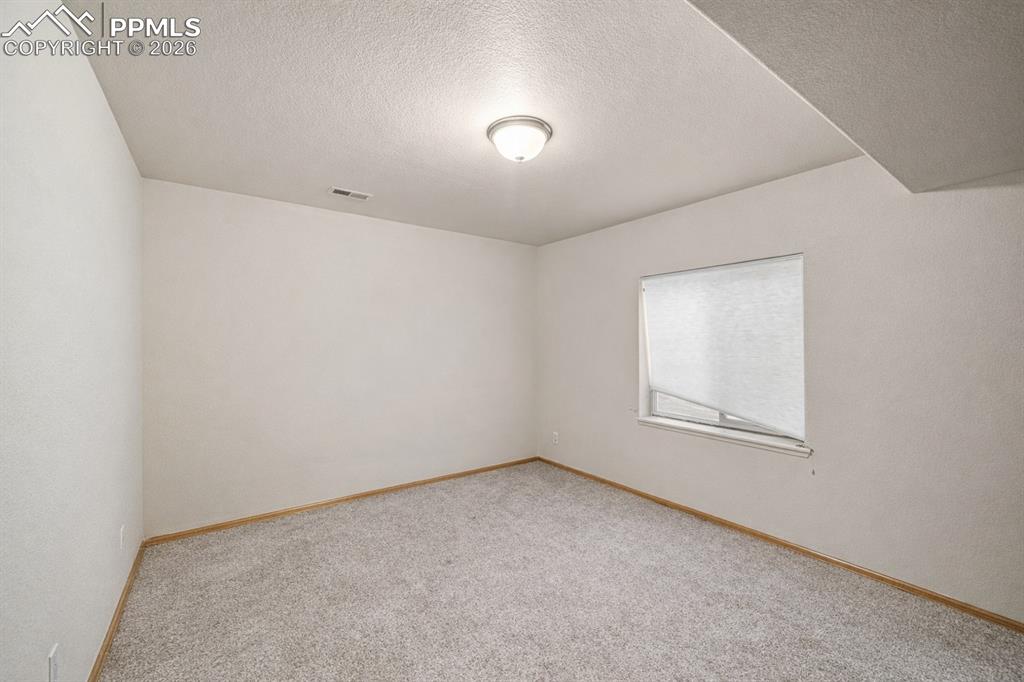 Image 18 of 46: Bedroom