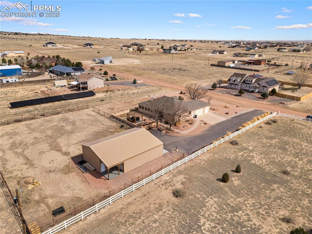 Image 35 of 46: Beautiful sprawling property with room for horses or hobbies
