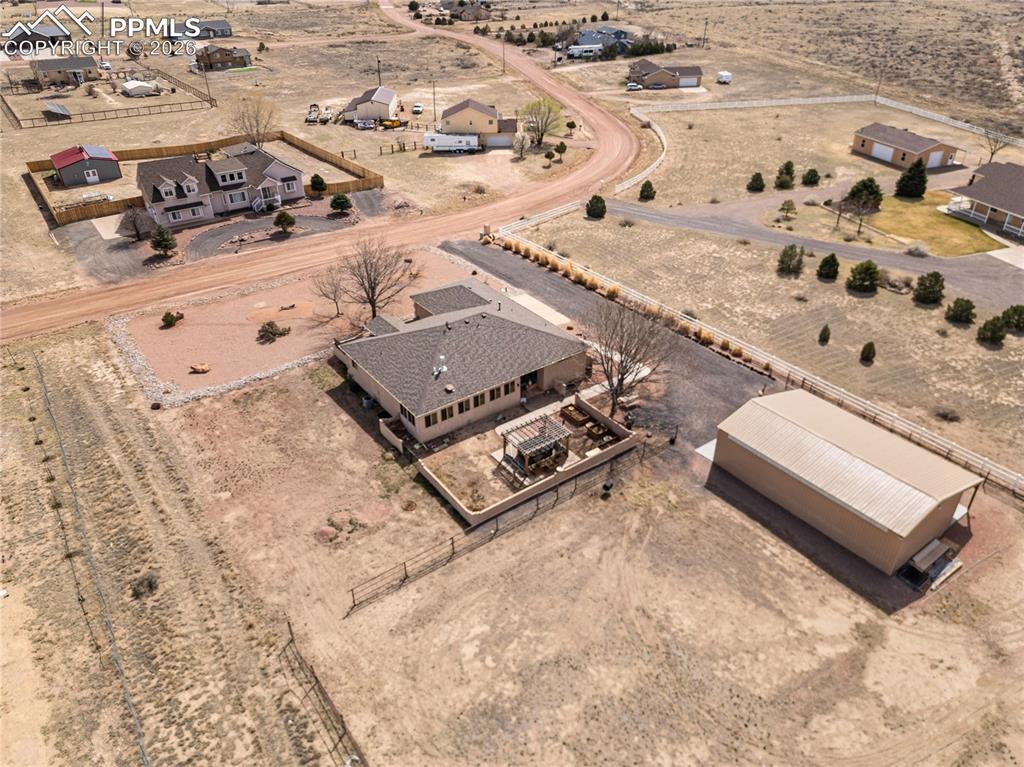 Image 36 of 46: Beautiful sprawling property with room for horses or hobbies