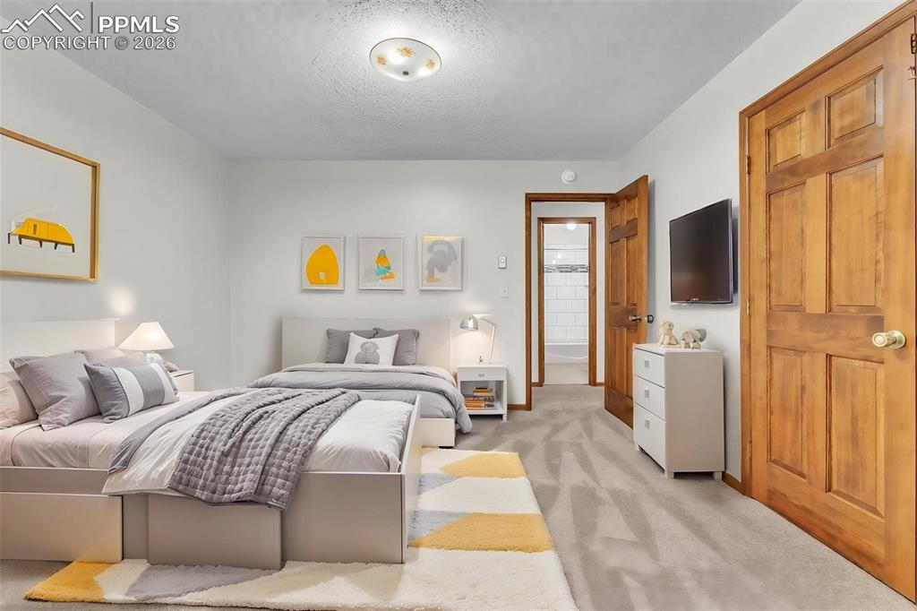 Image 28 of 50: staged