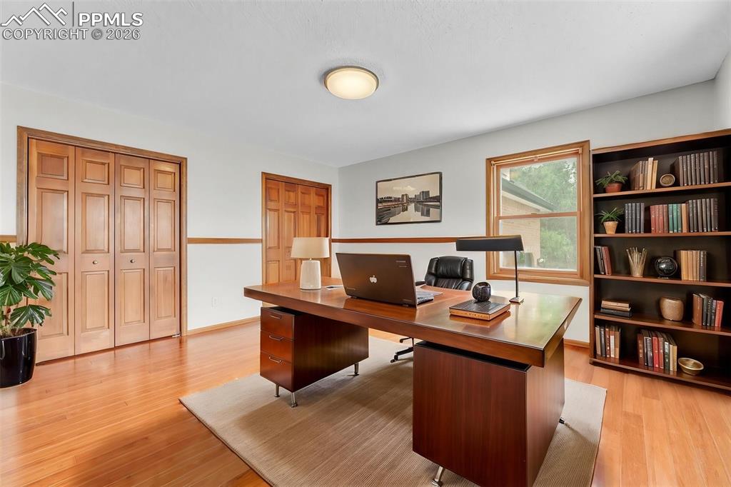 Image 5 of 50: staged