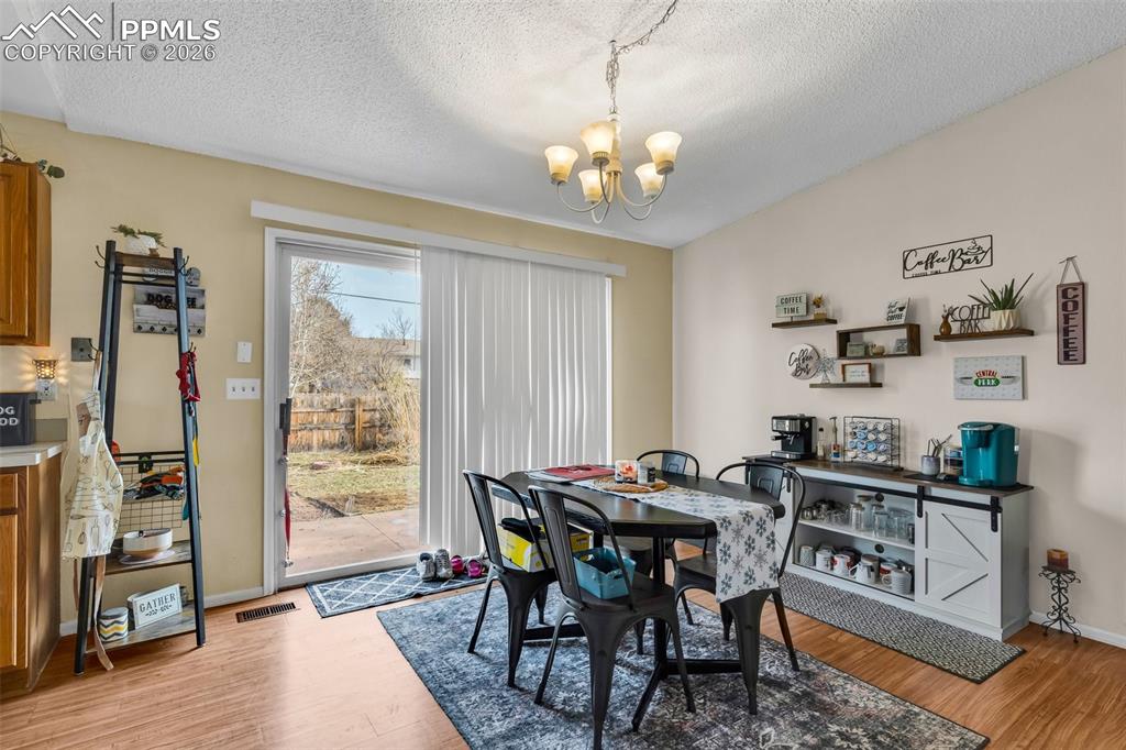 Image 11 of 47: Dining Area