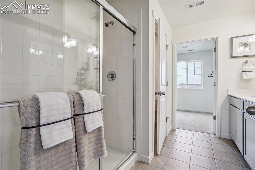 Image 17 of 22: Bathroom