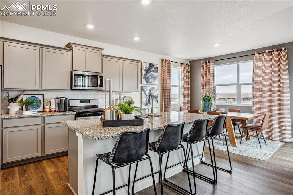 Image 6 of 22: Kitchen