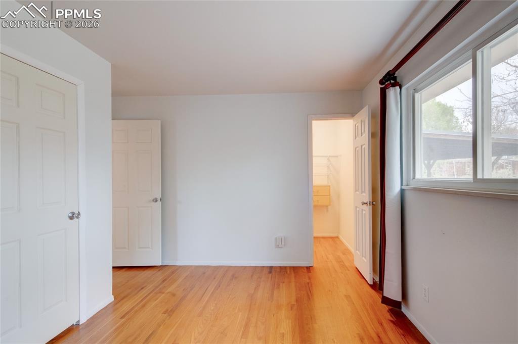 Image 16 of 46: Bedroom