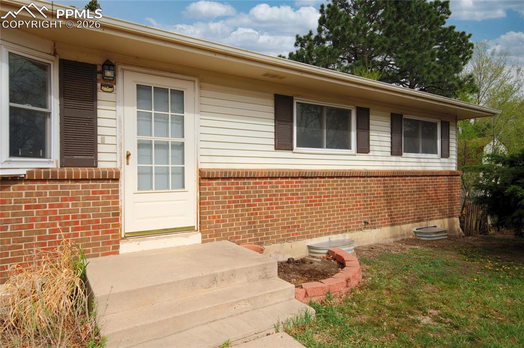 Image 3 of 46: Entry