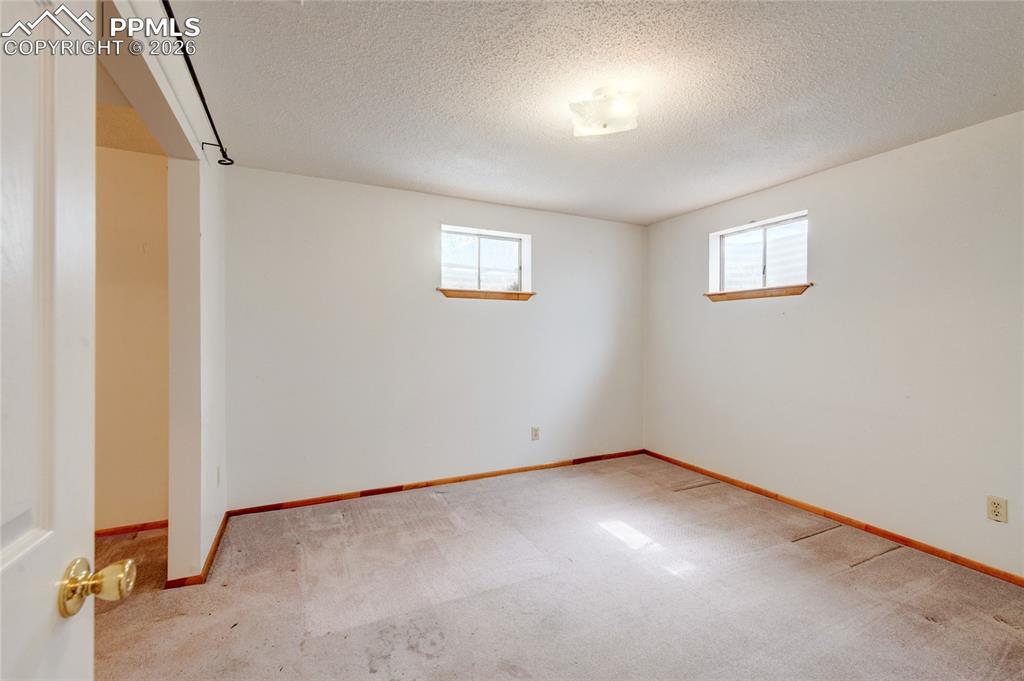 Image 30 of 46: Office