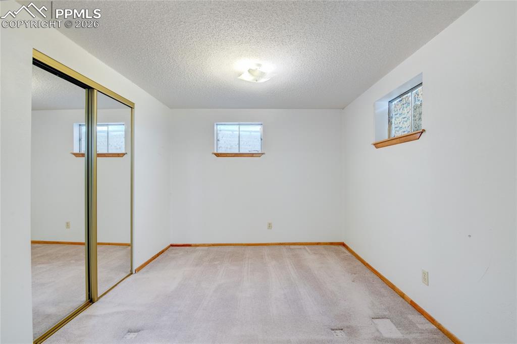 Image 33 of 46: Bedroom