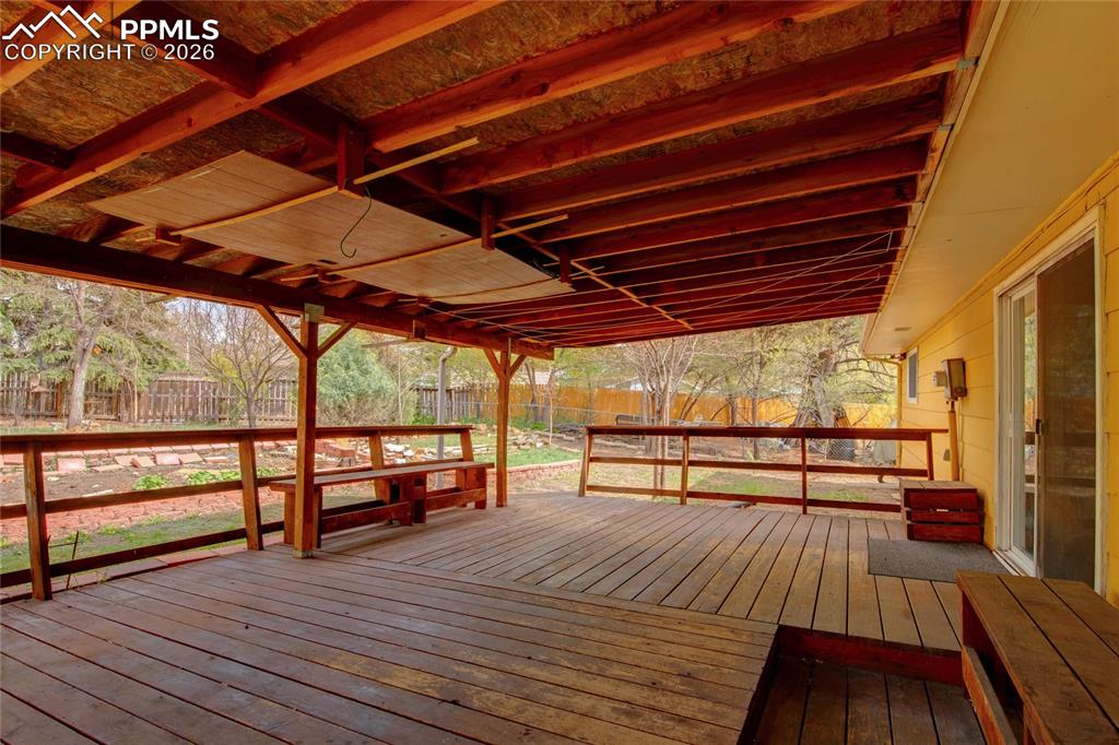 Image 37 of 46: Deck