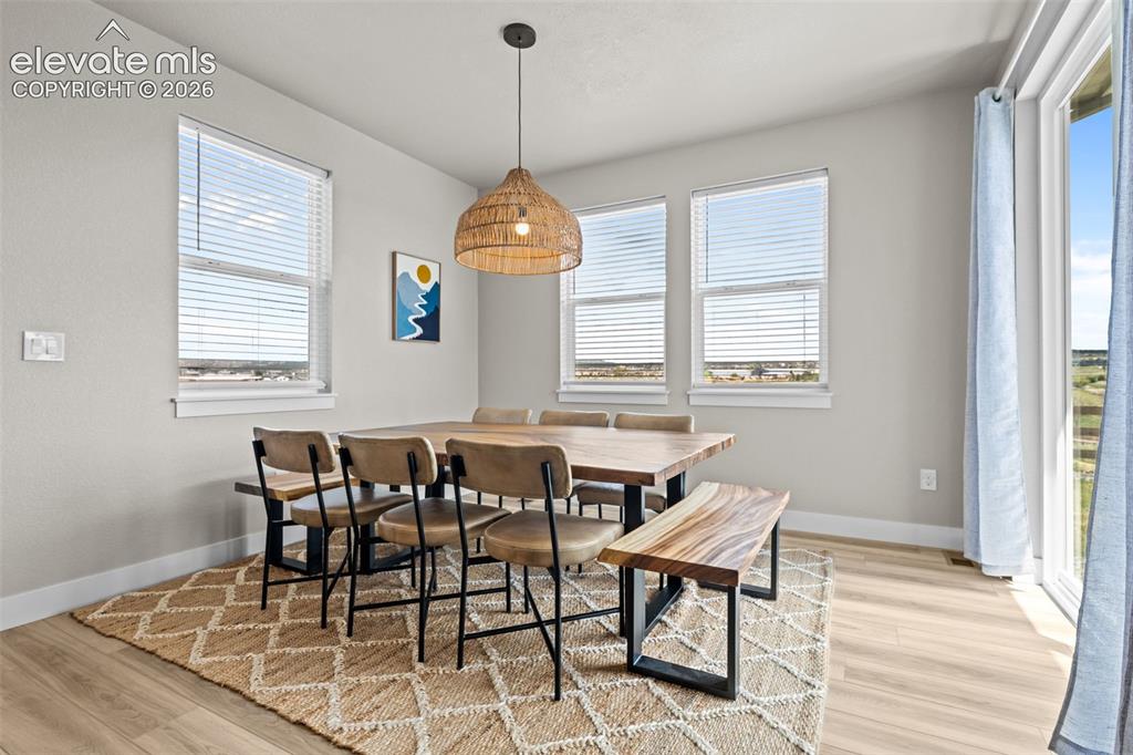 Image 11 of 45: Dining Area