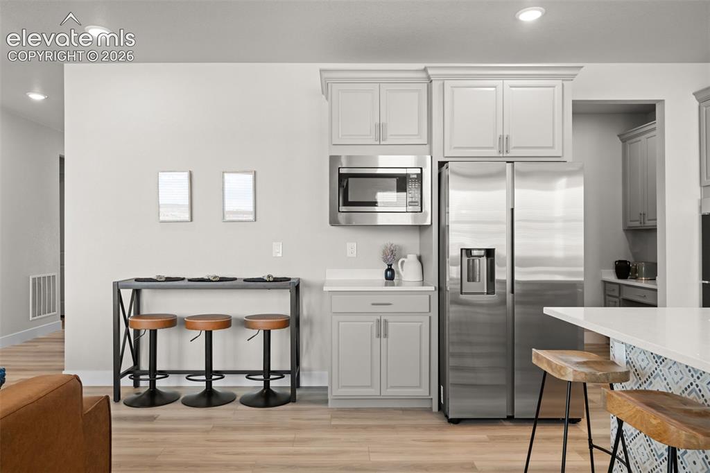 Image 5 of 45: Kitchen