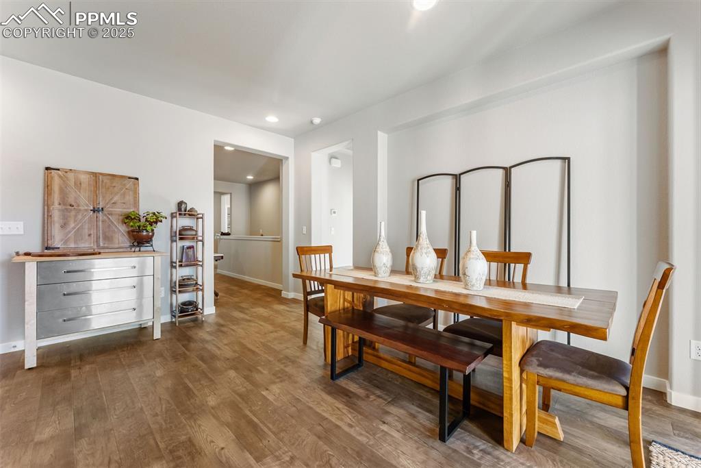 Image 11 of 49: Dining Area