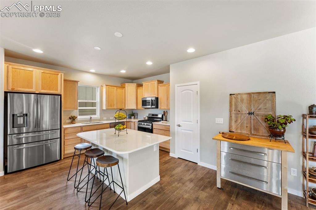 Image 12 of 49: Kitchen