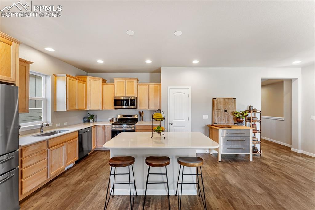 Image 13 of 49: Kitchen