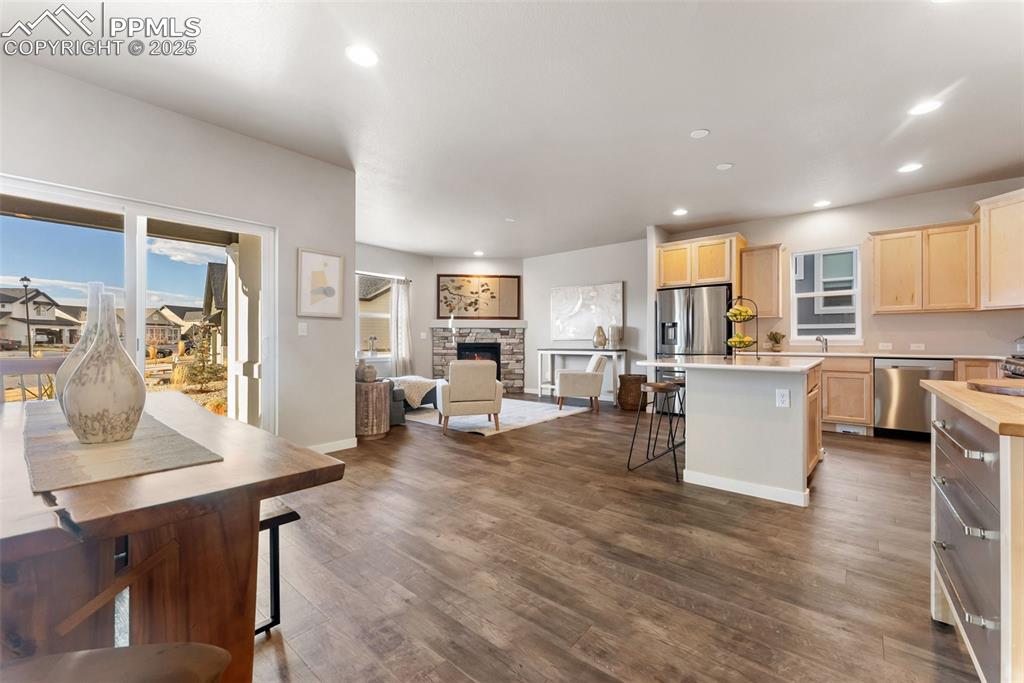 Image 16 of 49: Kitchen