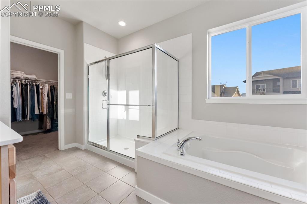 Image 20 of 49: Bathroom