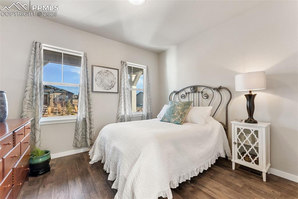 Image 22 of 49: Bedroom