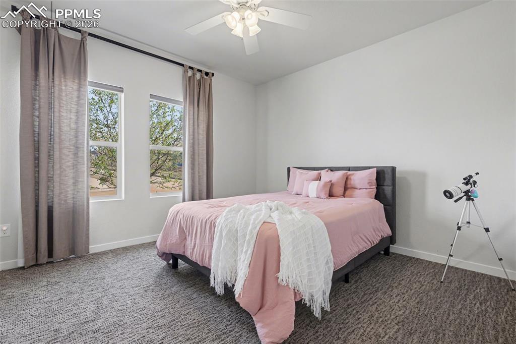 Image 27 of 50: Bedroom