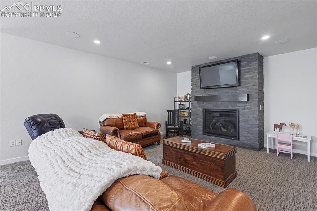 Image 32 of 50: Family Room