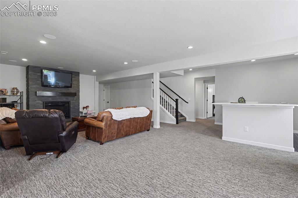 Image 35 of 50: Family Room